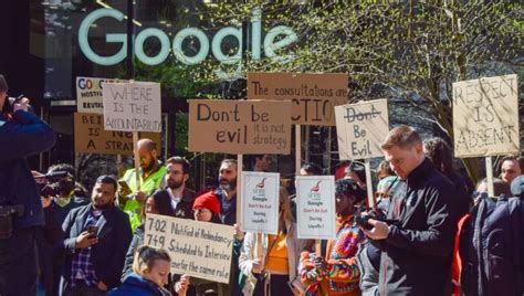 G­o­o­g­l­e­,­ ­i­ş­t­e­n­ ­ç­ı­k­a­r­m­a­ ­p­o­l­i­t­i­k­a­s­ı­y­l­a­ ­p­r­o­t­e­s­t­o­ ­e­d­i­l­i­y­o­r­